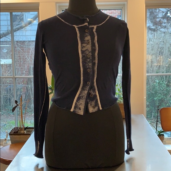 Woman’s xSmall CAbi Cardigan Sweater - Picture 2 of 5